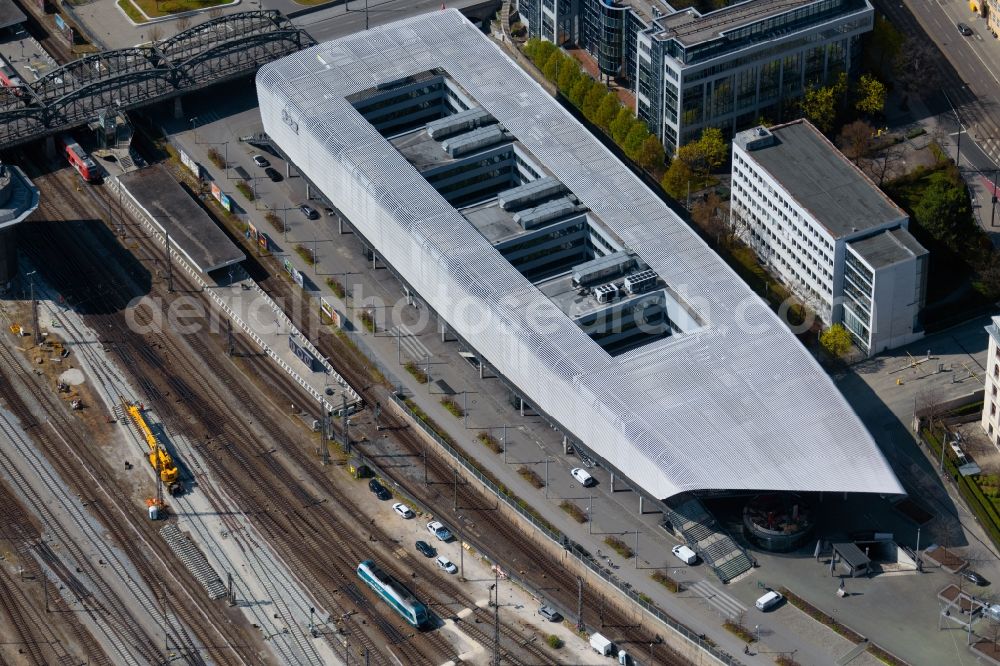 München from above - Central Bus Station to Arnulfstrasse the Public Transportation in the district Ludwigsvorstadt in Munich in the state Bavaria, Germany