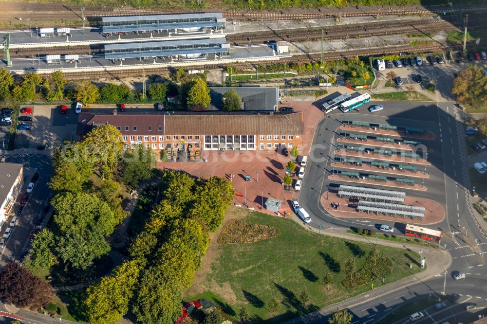 Wesel from the bird's eye view: Central Bus Station of RVN Regionalverkehr Niederrhein GmbH on Franz-Etzel-Platz in Wesel in the state North Rhine-Westphalia