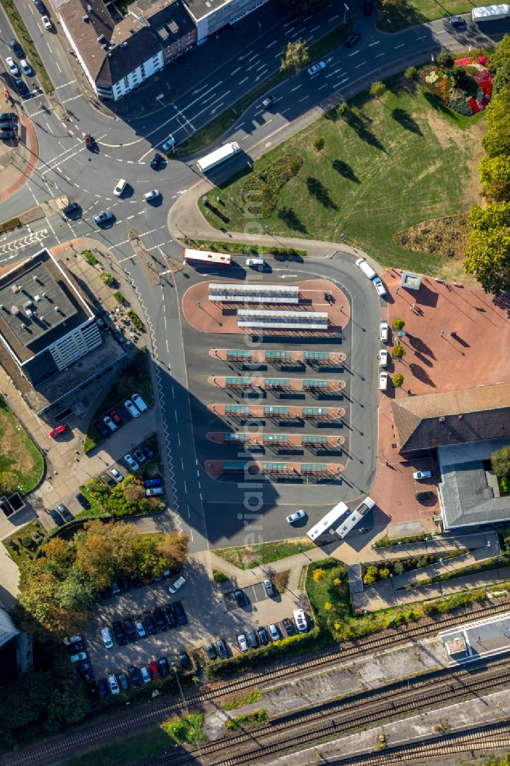 Aerial image Wesel - Central Bus Station of RVN Regionalverkehr Niederrhein GmbH on Franz-Etzel-Platz in Wesel in the state North Rhine-Westphalia