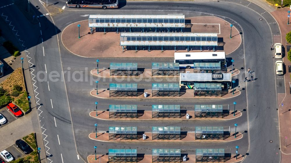 Wesel from the bird's eye view: Central Bus Station of RVN Regionalverkehr Niederrhein GmbH on Franz-Etzel-Platz in Wesel in the state North Rhine-Westphalia