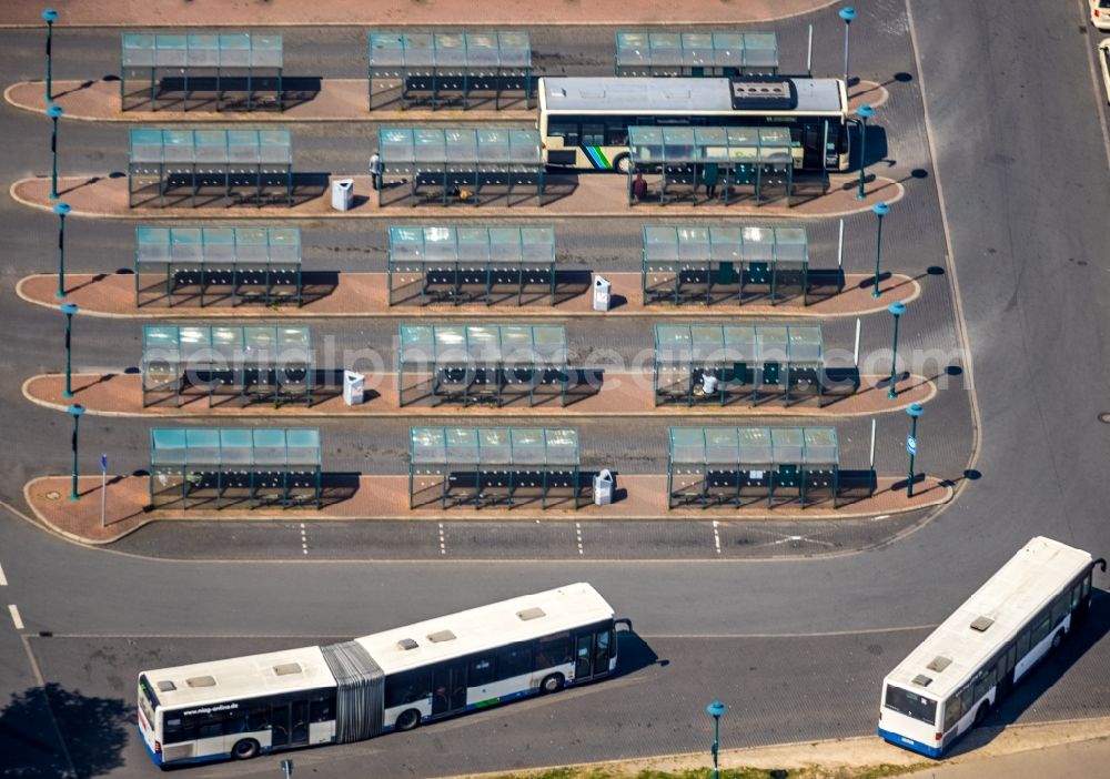 Aerial photograph Wesel - Central Bus Station of RVN Regionalverkehr Niederrhein GmbH on Franz-Etzel-Platz in Wesel in the state North Rhine-Westphalia