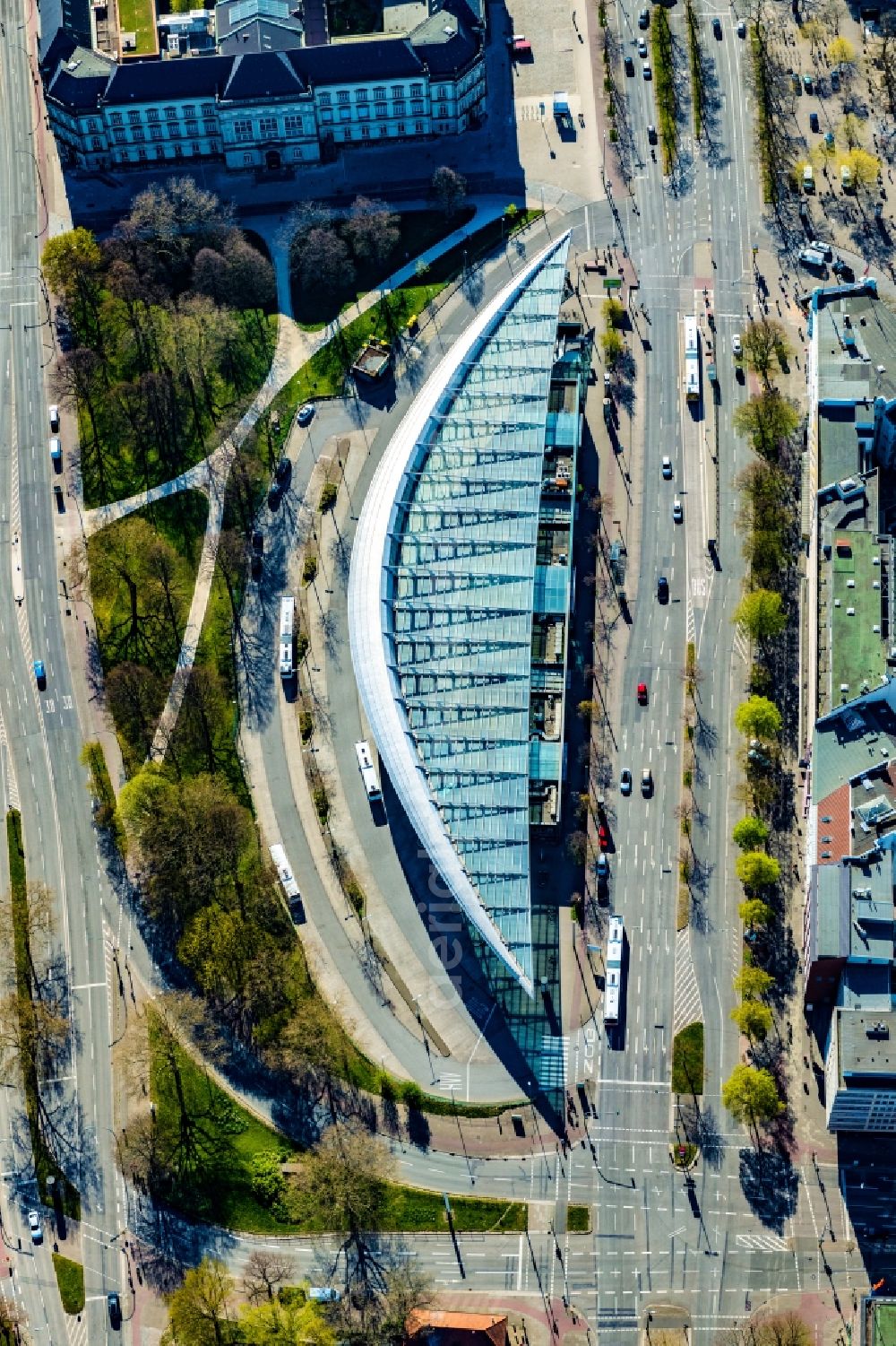 Aerial photograph Hamburg - Central Bus Station for Public Transportation on Carl-Legien-Platz - Adenauerallee in Hamburg, Germany