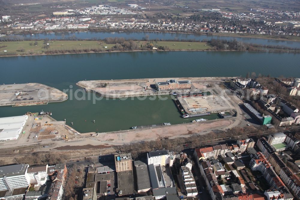 Aerial image Mainz - Development area on grounds of the former customs and inland port on the banks of the River Rhine in Mainz in Rhineland-Palatinate