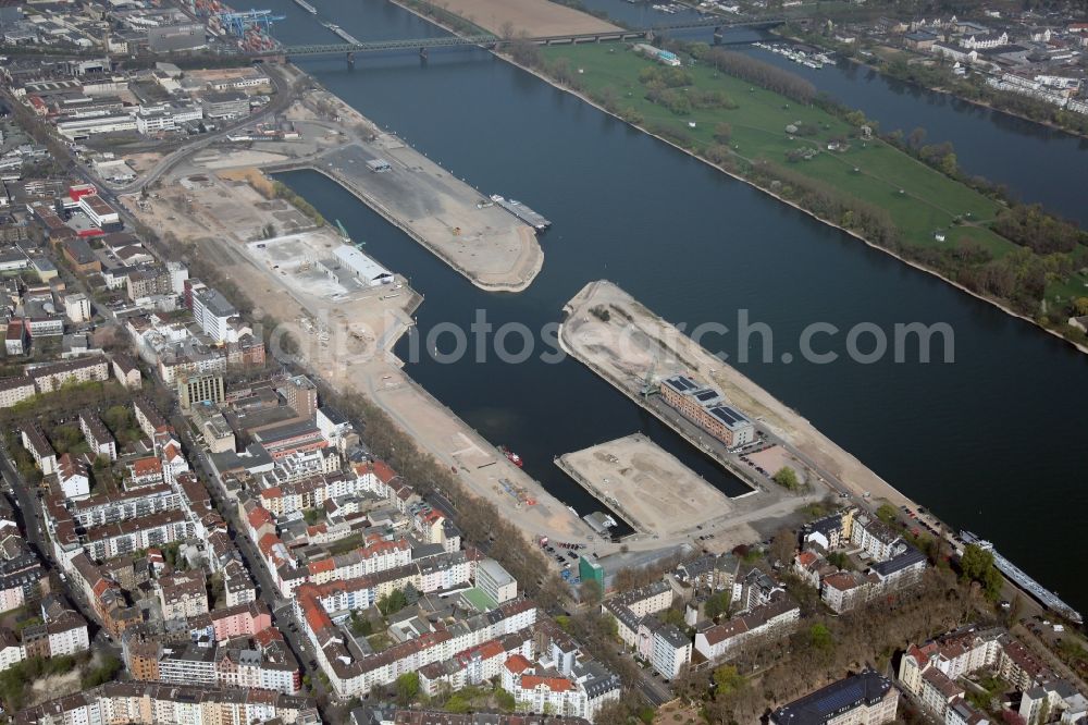 Aerial photograph Mainz Neustadt - Development area on grounds of the former customs and inland port on the banks of the River Rhine in Mainz in Rhineland-Palatinate