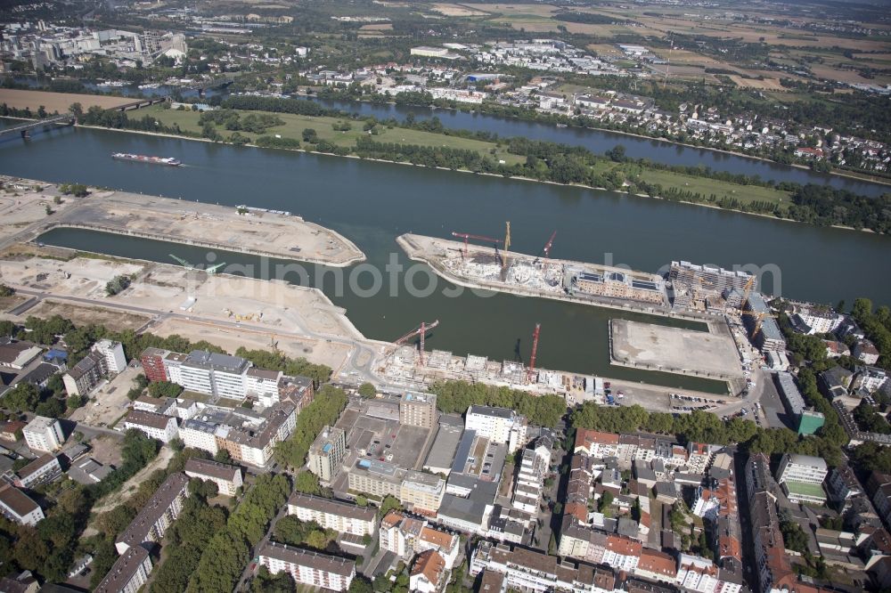 Aerial photograph Mainz - Development area on grounds of the former customs and inland port on the banks of the River Rhine in Mainz in Rhineland-Palatinate