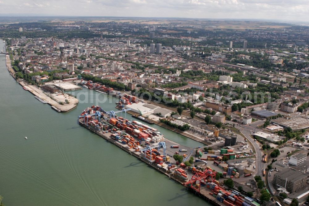 Mainz from the bird's eye view: Harbour in the Neustadt part of Mainz in the state of Rhineland-Palatinate. View of the industrial area in the North of the city. The custom harbour of Mainz on the Rhine is visible in the background. The compound consists of containers, cranes and docks