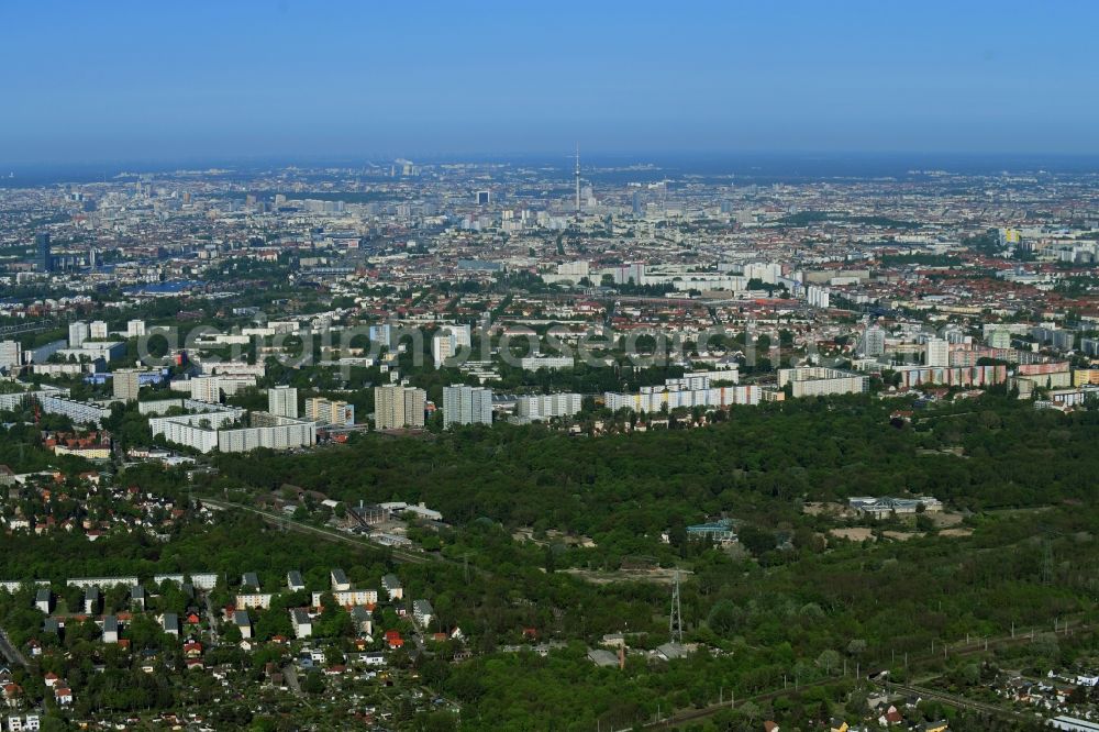 Aerial photograph Berlin - Zoo grounds Tierpark Berlin in the destrict Friedrichsfelde in Berlin