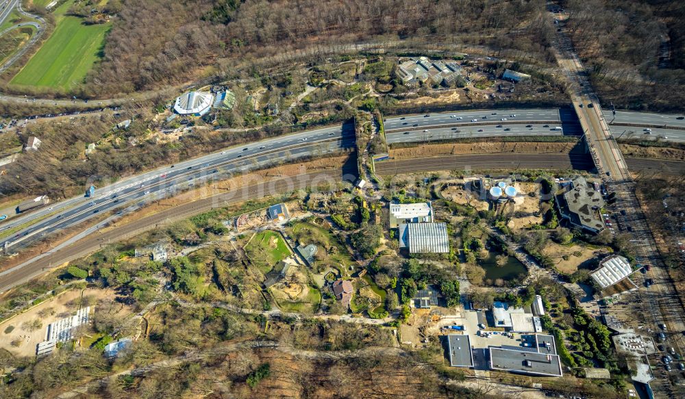 Aerial photograph Duisburg - Zoo grounds in the Carl Benz street in Duisburg at Ruhrgebiet in the state North Rhine-Westphalia