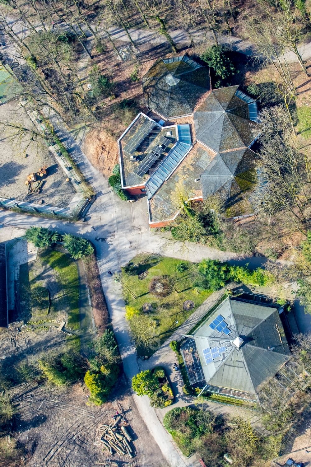 Hamm from the bird's eye view: Zoo grounds on Gruenstrasse in Hamm in the state North Rhine-Westphalia