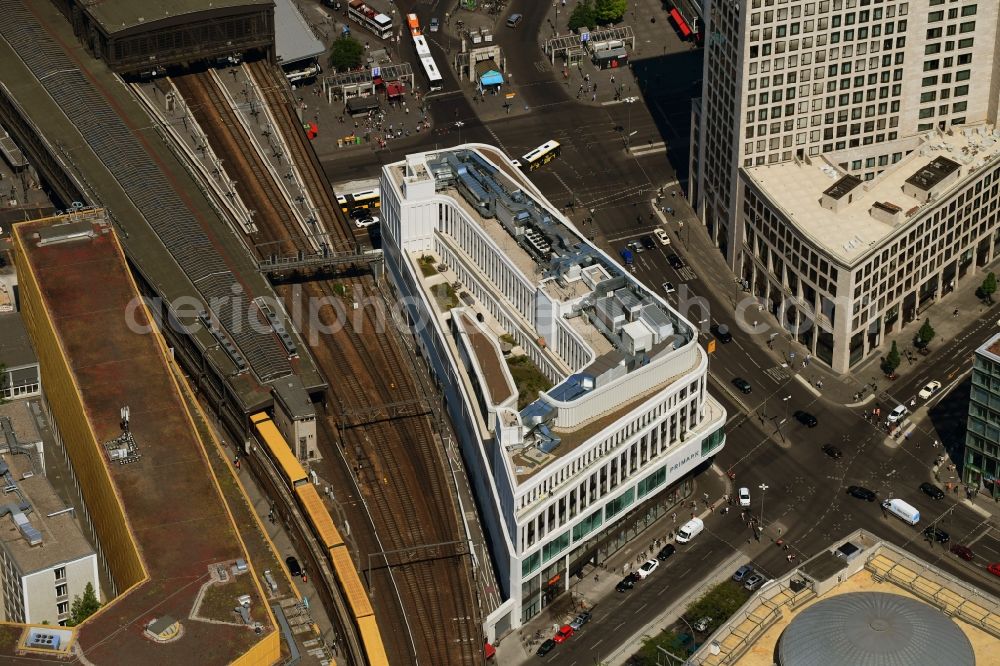 Berlin from the bird's eye view: ZOOM BERLIN - business building at the Kantstrasse - Joachimsthalerstrasse - Hardenbergstrasse in the district of Charlottenburg district in Berlin, Germany