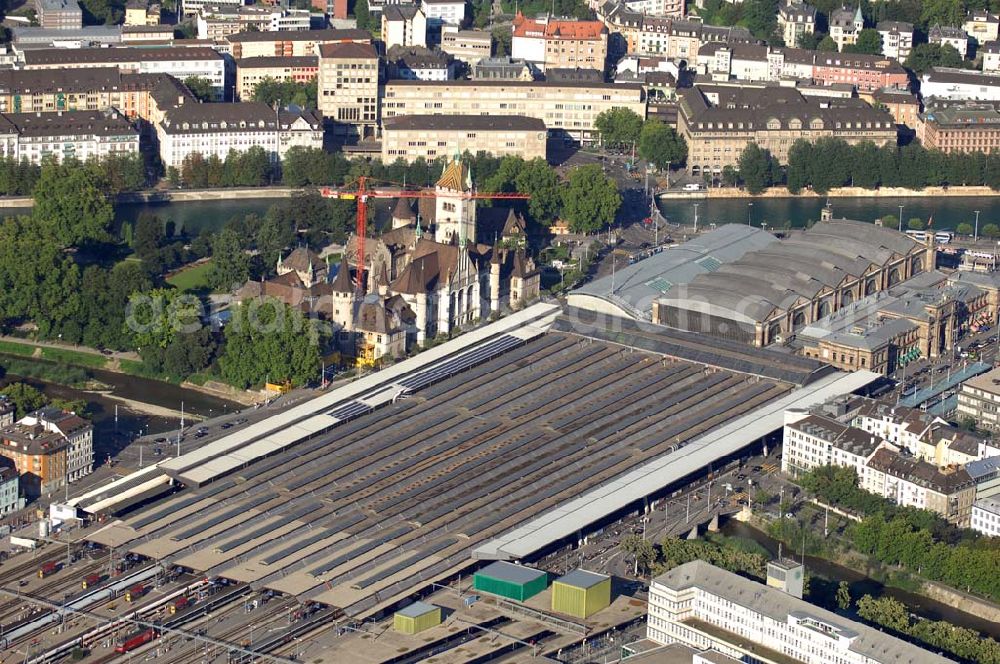 Aerial image Zürich - Zürich Hauptbahnhof ist der grösste Bahnhof der Schweiz und ist ein Bahnknotenpunkt für Züge aus dem Inland und den angrenzenden Ländern. Direkt am Bahnhof am Platz der Promenade befindet sich das Landesmuseum Zürich. Adresse: Schweizerisches Landesmuseum, Museumstrasse 2, 8023 Zürich; Tel.: ++41 (0)44 218 65 11