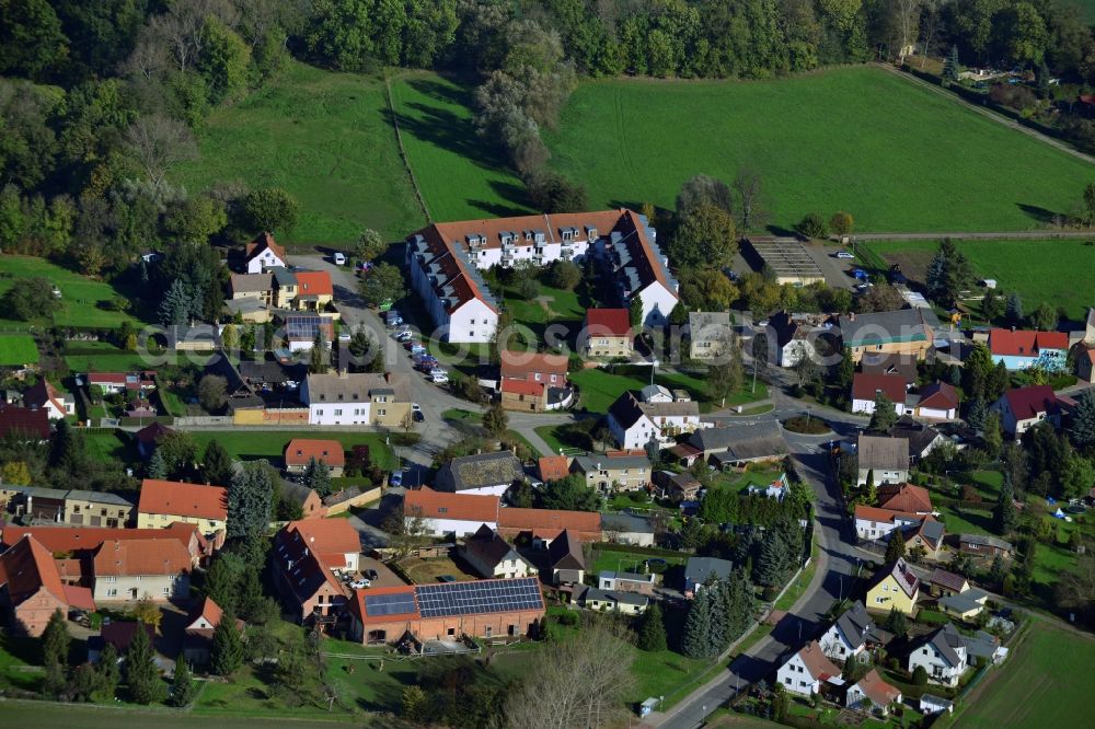 Zschöchergen from the bird's eye view: Village Zschoechergen in Leuna in Saxony-Anhalt