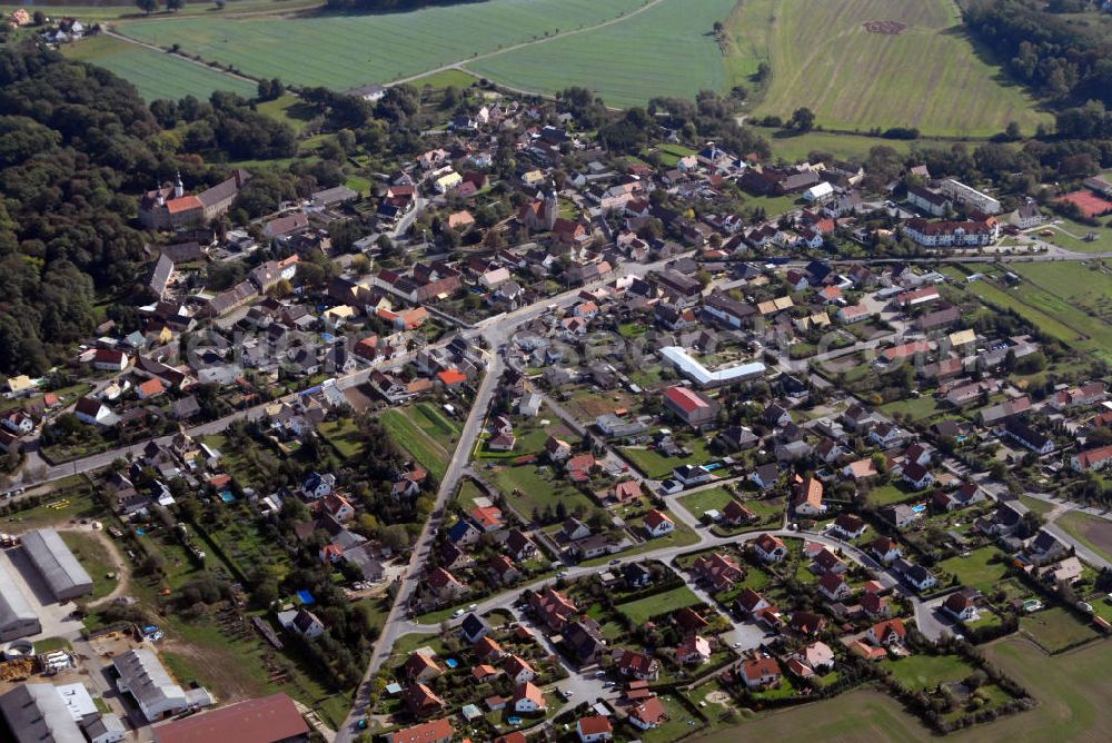 Aerial photograph Zschepplin - Blick auf Zschepplin in Sachsen. Zschepplin ist eine kleine Gemeinde im Kreis Delitzsch, der sich im Norden von Sachsen befindet. Im Osten wird die Ortschaft durch das Muldetal begrenzt. Kontakt: Gemeinde Zschepplin Naundorf, Bahnhofstraße 1, 04838 Zschepplin, Tel. +49(0)3423 600886, Telefax +49(0)3423 750339