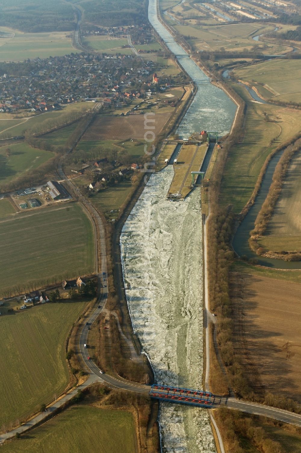 Aerial image Haltern am See - View of the frozen Wesel-Datteln-Kanal in Haltern am See in the state North Rhine-Wesel