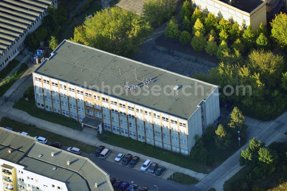 Aerial image Berlin Hellersdorf - Asylum Home - Former Max Reinhardt School in the Carola Neher Street in Berlin - Hellersdorf