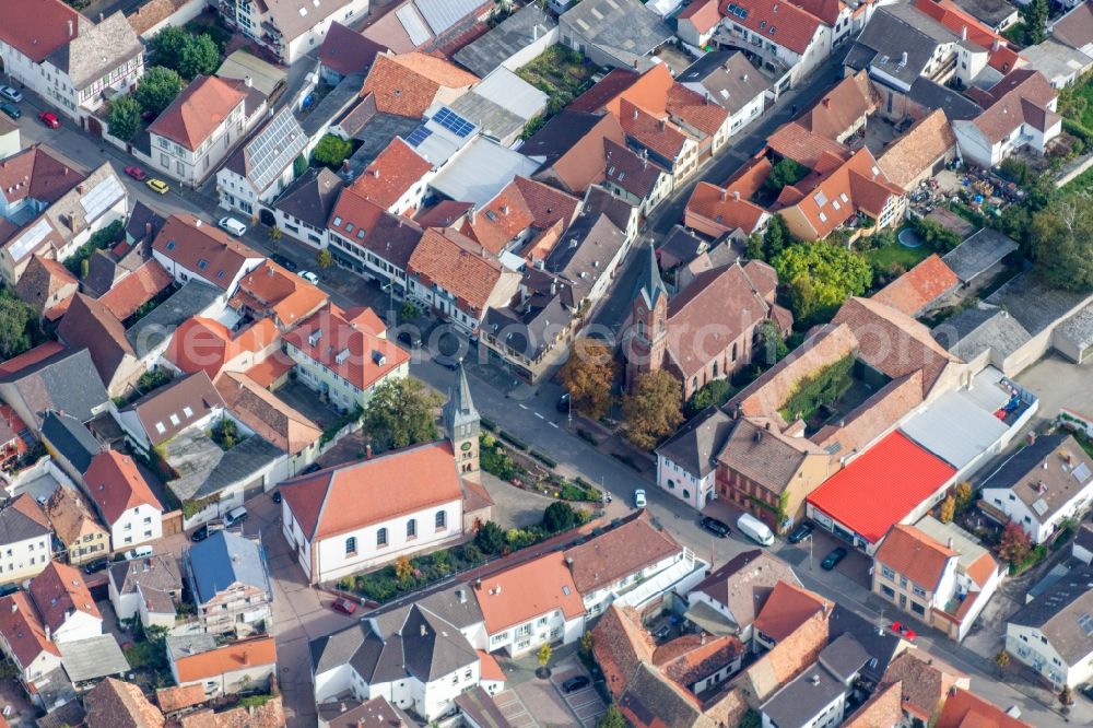 Aerial photograph Weisenheim am Berg - Two Church building in the village of in Weisenheim am Berg in the state Rhineland-Palatinate, Germany