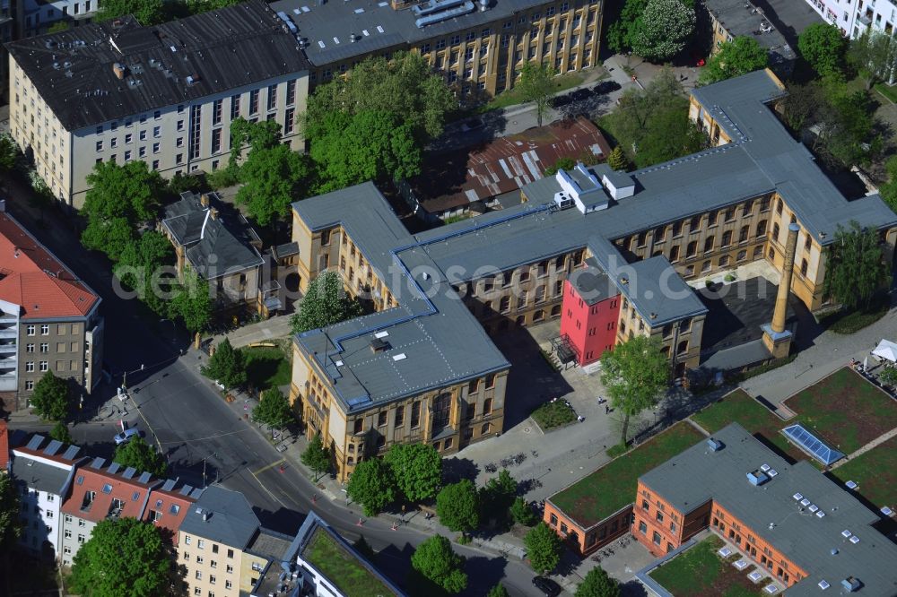 Berlin from the bird's eye view: In the Hessian street in the Mitte district of Berlin is the Branch Library North Campus of the Humboldt University Berlin. The historical building stocks of Agricultural Sciences, the Economic and Social Sciences of Agriculture, biology, the Arboretum and the sports science can be found