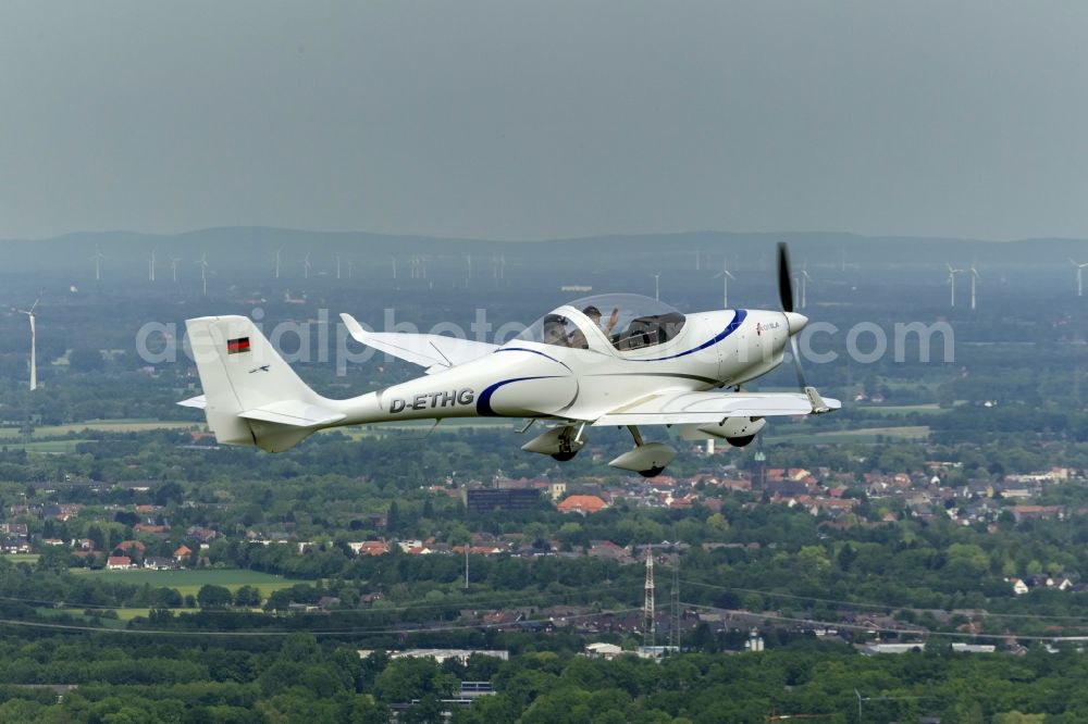 Aerial photograph Hamm - Two-seat powered aircraft - sport aircraft Aquila A-210 AT01 on Hamm in North Rhine-Westphalia