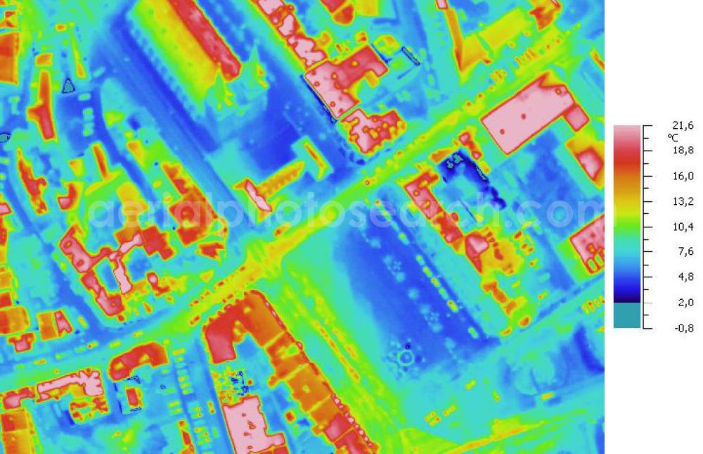 Infrared aerial photograph HALLE / SAALE - Infrarotaufnahme als Senkrechtluftbild vom Areal Talamtstraße, An der Marienkirche, Schülershof; Oleariusstraße im Zentrum von Halle. Aufgenommen wurden diese auf 1/10 tel Grad genauen Wärmeluftaufnahmen mit einem Luftbild-Infrarotkamerasystem der Firma JENOPTIK. Jena Optronik GmbH,