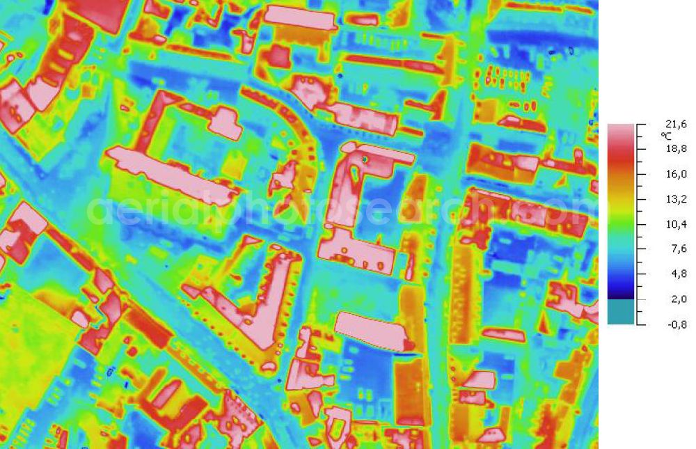 Infrared aerial photograph HALLE - Infrarotaufnahme als Senkrechtluftbild voon Wohngebieten an der Kleine Märkerstrasse, Leipziger Straße; Sternstraße in der Altstadt. Aufgenommen wurden diese auf 1/10 tel Grad genauen Wärmeluftaufnahmen mit einem Luftbild-Infrarotkamerasystem der Firma JENOPTIK. Jena Optronik GmbH,