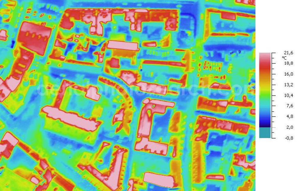 Infrared aerial photograph HALLE - Infrarotaufnahme als Senkrechtluftbild voon Wohngebieten an der Kleine Märkerstrasse, Leipziger Straße; Sternstraße in der Altstadt. Aufgenommen wurden diese auf 1/10 tel Grad genauen Wärmeluftaufnahmen mit einem Luftbild-Infrarotkamerasystem der Firma JENOPTIK. Jena Optronik GmbH,