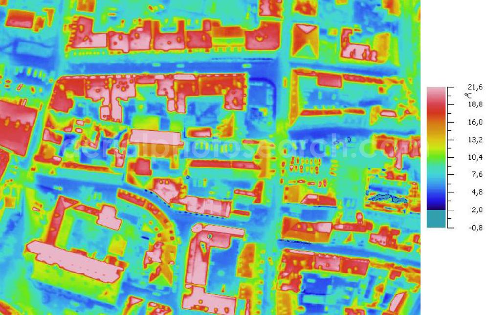 Infrared aerial photograph HALLE / Saale - Infrarotaufnahme als Senkrechtluftbild voon Wohngebieten an der Kleinen Brauhausstraße, Sternstraße; Große Brauhausstraße, Christian-Wolff-Straße in der Altstadt. Aufgenommen wurden diese auf 1/10 tel Grad genauen Wärmeluftaufnahmen mit einem Luftbild-Infrarotkamerasystem der Firma JENOPTIK. Jena Optronik GmbH,