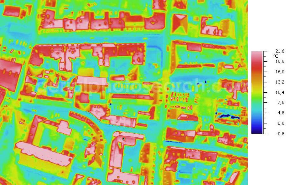 Infrared aerial photograph HALLE / Saale - Infrarotaufnahme als Senkrechtluftbild voon Wohngebieten an der Kleinen Brauhausstraße, Sternstraße; Große Brauhausstraße, Christian-Wolff-Straße in der Altstadt. Aufgenommen wurden diese auf 1/10 tel Grad genauen Wärmeluftaufnahmen mit einem Luftbild-Infrarotkamerasystem der Firma JENOPTIK. Jena Optronik GmbH,