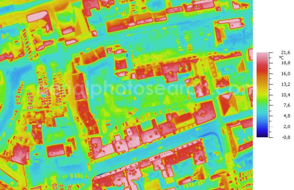 Infrared aerial photograph HALLE / Saale - Infrarotaufnahme als Senkrechtluftbild voon Wohngebieten an der Kleinen Brauhausstraße, Sternstraße; Große Brauhausstraße, Christian-Wolff-Straße in der Altstadt. Aufgenommen wurden diese auf 1/10 tel Grad genauen Wärmeluftaufnahmen mit einem Luftbild-Infrarotkamerasystem der Firma JENOPTIK. Jena Optronik GmbH,