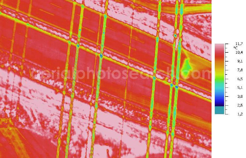 Infrared aerial photograph MILZAU - Infrarotaufnahme als Senkrechtluftbild von Starkstromtrassen bei Milzau in Sachsen-Anhalt Aufgenommen wurden diese auf 1/10 tel Grad genauen Wärmeluftaufnahmen mit einem Luftbild-Infrarotkamerasystem der Firma JENOPTIK. Jena Optronik GmbH,