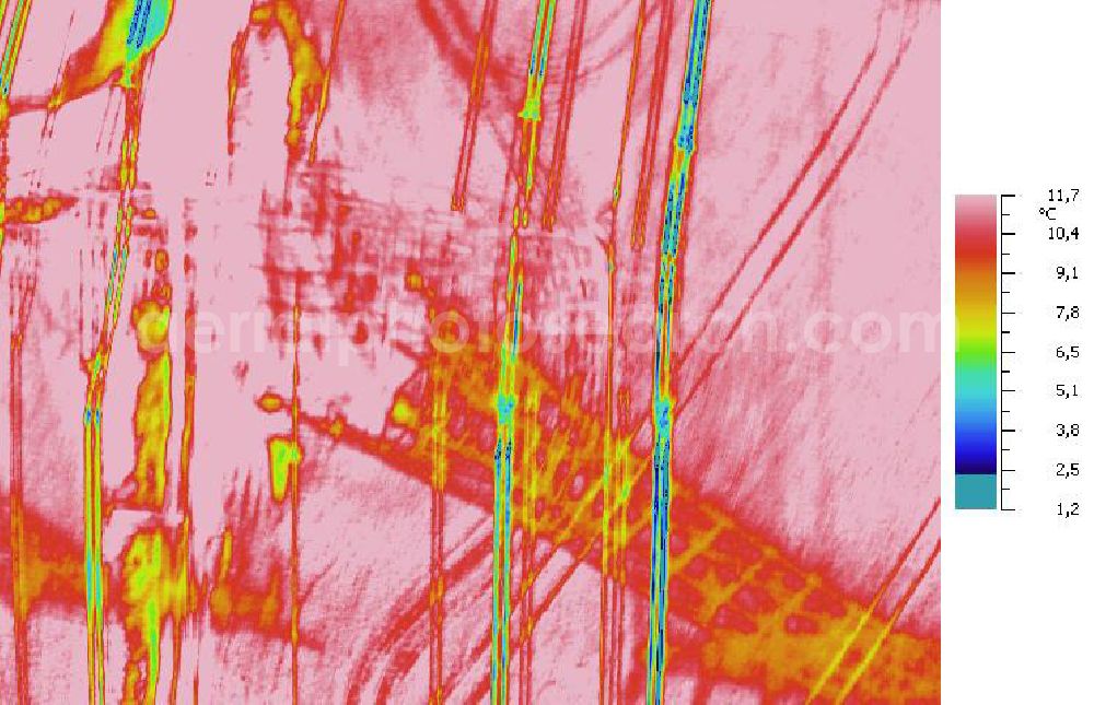 Infrared aerial photograph MILZAU - Infrarotaufnahme als Senkrechtluftbild von Starkstromtrassen bei Milzau in Sachsen-Anhalt Aufgenommen wurden diese auf 1/10 tel Grad genauen Wärmeluftaufnahmen mit einem Luftbild-Infrarotkamerasystem der Firma JENOPTIK. Jena Optronik GmbH,