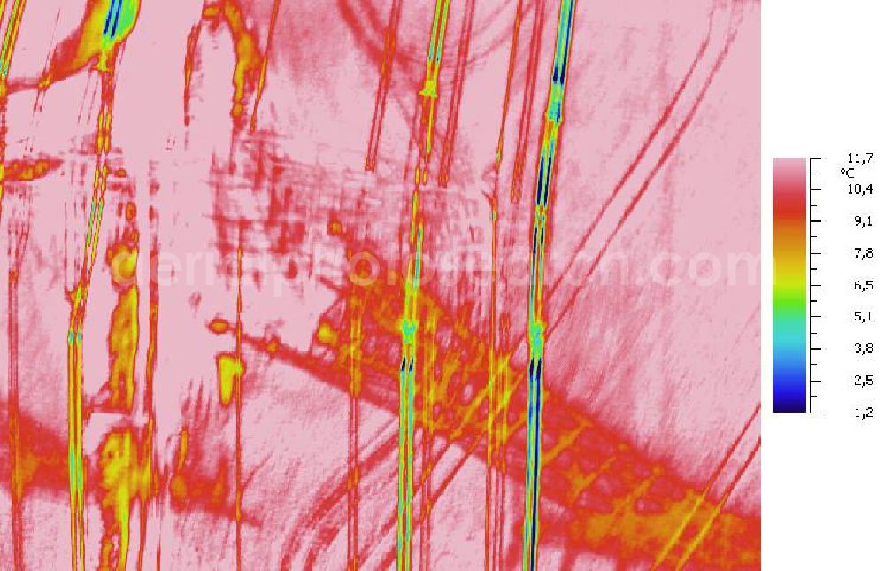 Infrared aerial photograph MILZAU - Infrarotaufnahme als Senkrechtluftbild von Starkstromtrassen bei Milzau in Sachsen-Anhalt Aufgenommen wurden diese auf 1/10 tel Grad genauen Wärmeluftaufnahmen mit einem Luftbild-Infrarotkamerasystem der Firma JENOPTIK. Jena Optronik GmbH,