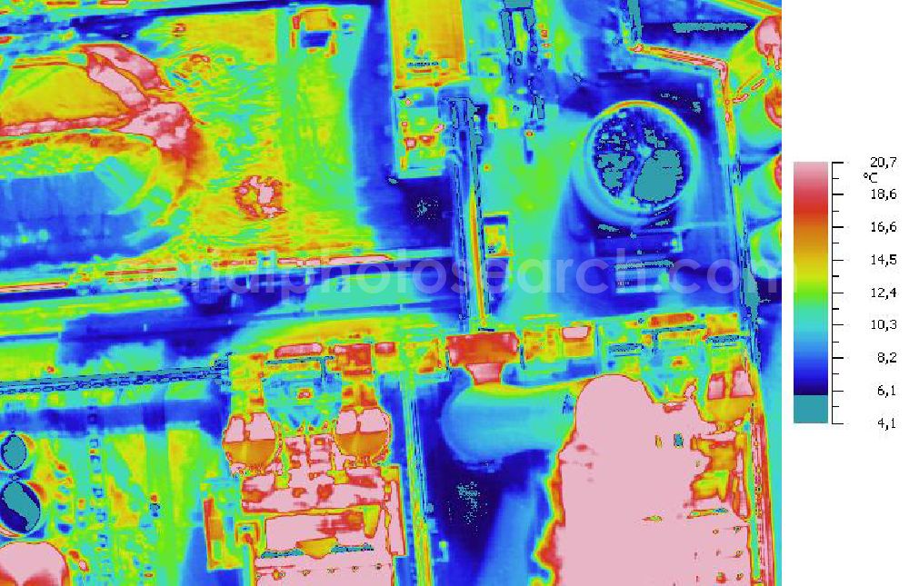 Infrared aerial photograph SCHKOPAU - Infrarotaufnahme als Senkrechtluftbild von den Turbinenhallen des Heizkraftwerkes Schkopau. Aufgenommen wurden diese auf 1/10 tel Grad genauen Wärmeluftaufnahmen mit einem Luftbild-Infrarotkamerasystem der Firma JENOPTIK. Jena Optronik GmbH,