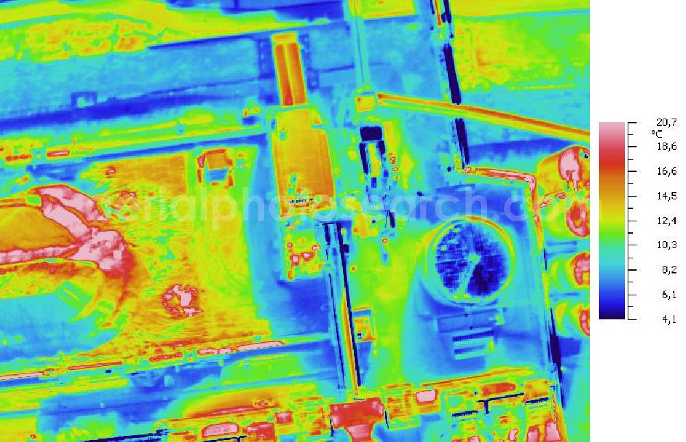 Infrared aerial photograph SCHKOPAU - Infrarotaufnahme als Senkrechtluftbild von den Turbinenhallen des Heizkraftwerkes Schkopau. Aufgenommen wurden diese auf 1/10 tel Grad genauen Wärmeluftaufnahmen mit einem Luftbild-Infrarotkamerasystem der Firma JENOPTIK. Jena Optronik GmbH,