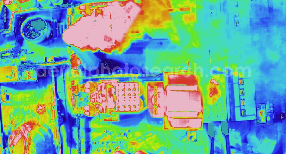 Infrared aerial photograph SCHKOPAU - Infrarotaufnahme als Senkrechtluftbild von den Turbinenhallen des Heizkraftwerkes Schkopau. Aufgenommen wurden diese auf 1/10 tel Grad genauen Wärmeluftaufnahmen mit einem Luftbild-Infrarotkamerasystem der Firma JENOPTIK. Jena Optronik GmbH,