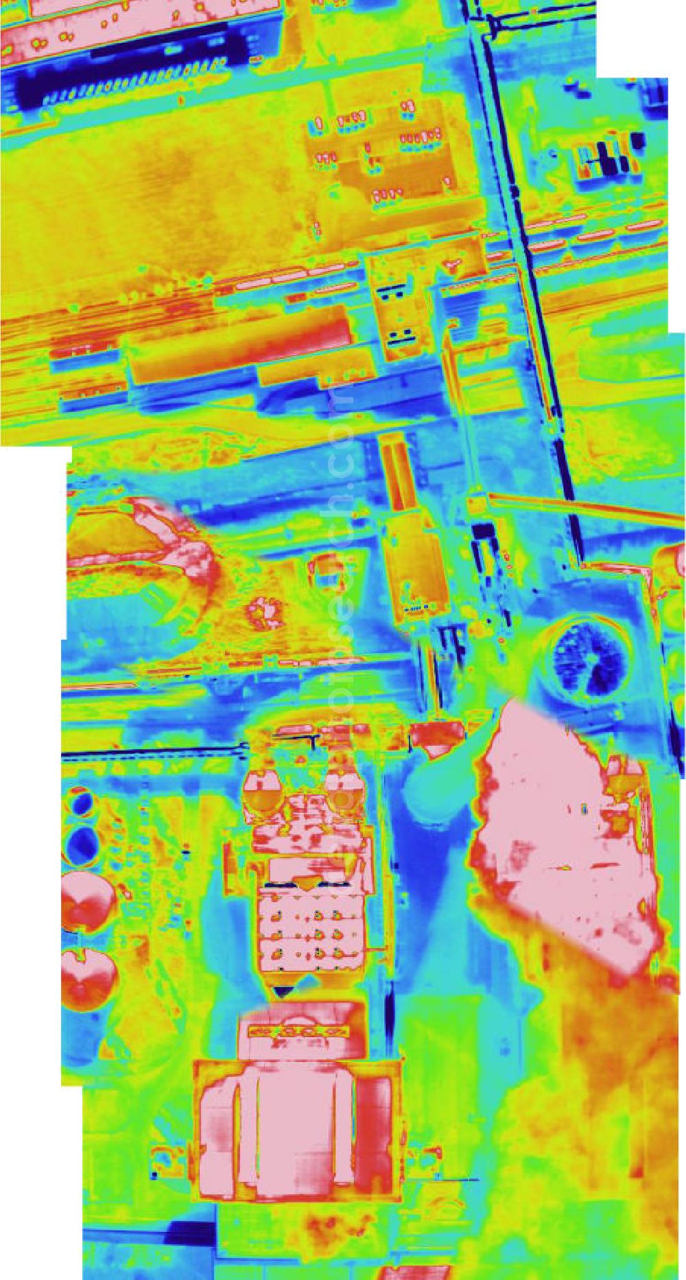 Infrared aerial photograph SCHKOPAU - Infrarotaufnahme als Senkrechtluftbild von den Turbinenhallen des Heizkraftwerkes Schkopau. Aufgenommen wurden diese auf 1/10 tel Grad genauen Wärmeluftaufnahmen mit einem Luftbild-Infrarotkamerasystem der Firma JENOPTIK. Jena Optronik GmbH,