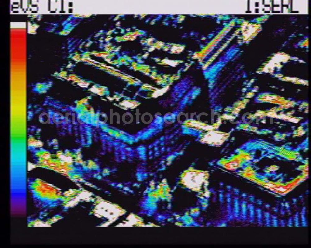 Infrared aerial photograph Berlin - 09.10.2004Wärmeluftbild (Infrarotaufnahme) Blick auf das KaDeWe in der Tauentzienstraße in Berlin-Charlottenburg. Das Kaufhaus des Westens (KaDeWe) ist mit einer Verkaufsfläche von 60.000 m² auf insgesamt acht Etagen das größte Warenhaus Europas. Insbesondere die noble Feinkostabteilung und das Glaskuppel-Restaurant auf dem Dach sind wahre Publikumsmagneten.