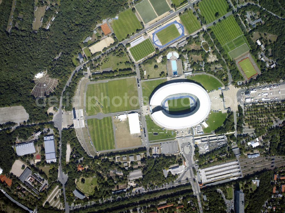 Vertical aerial photograph Berlin - Vertical aerial view from the satellite perspective of the sports facility grounds of the Arena stadium Olympiastadion of Hertha BSC in Berlin in Germany