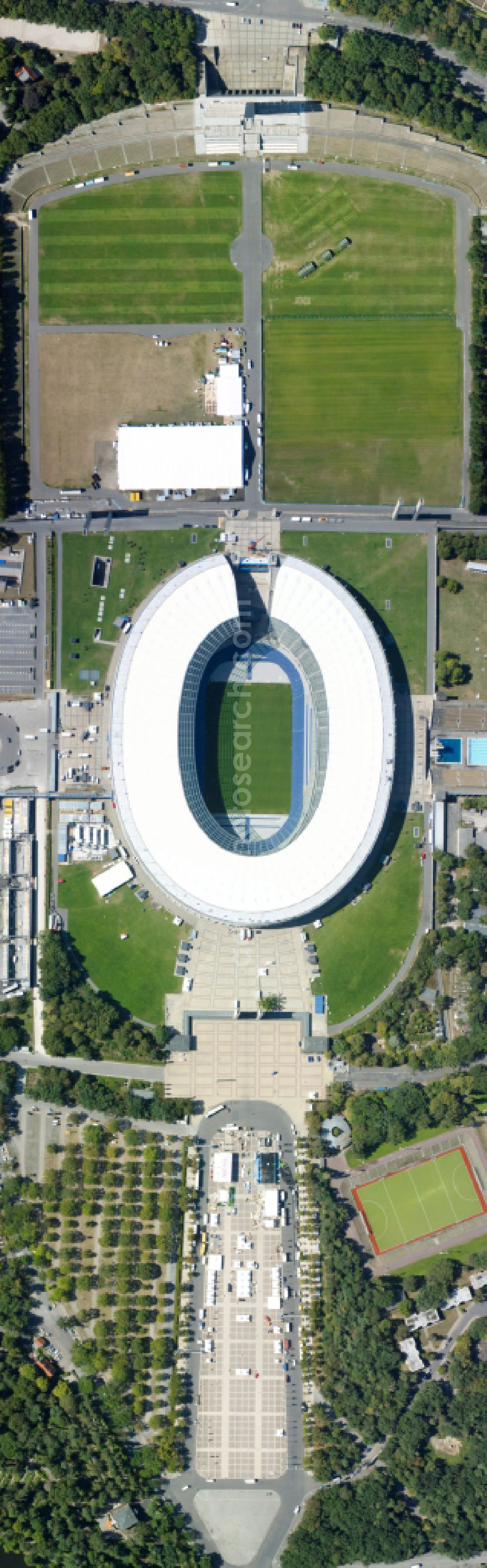 Vertical aerial photograph Berlin - Vertical aerial view from the satellite perspective of the sports facility grounds of the Arena stadium Olympiastadion of Hertha BSC in Berlin in Germany