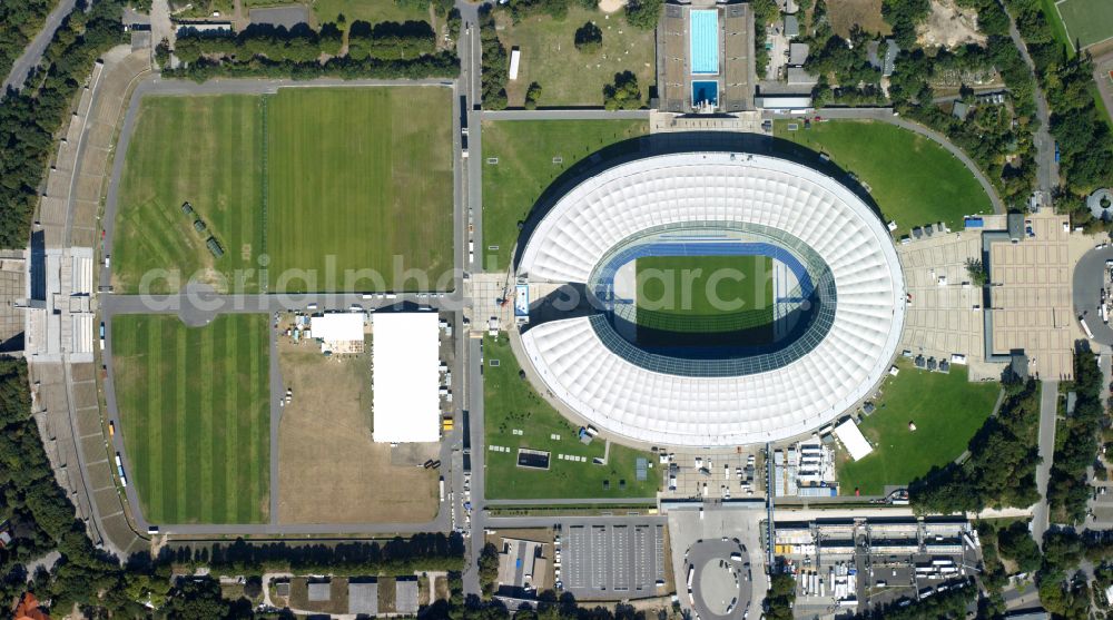 Vertical aerial photograph Berlin - Vertical aerial view from the satellite perspective of the sports facility grounds of the Arena stadium Olympiastadion of Hertha BSC in Berlin in Germany