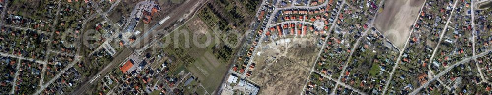 Vertical aerial photograph Bernau - Vertical aerial photo above Zepernick of the Panke Valley community. The train station Zepernick, the town hall, and the graveyard are seperated from the development area Eichwerder