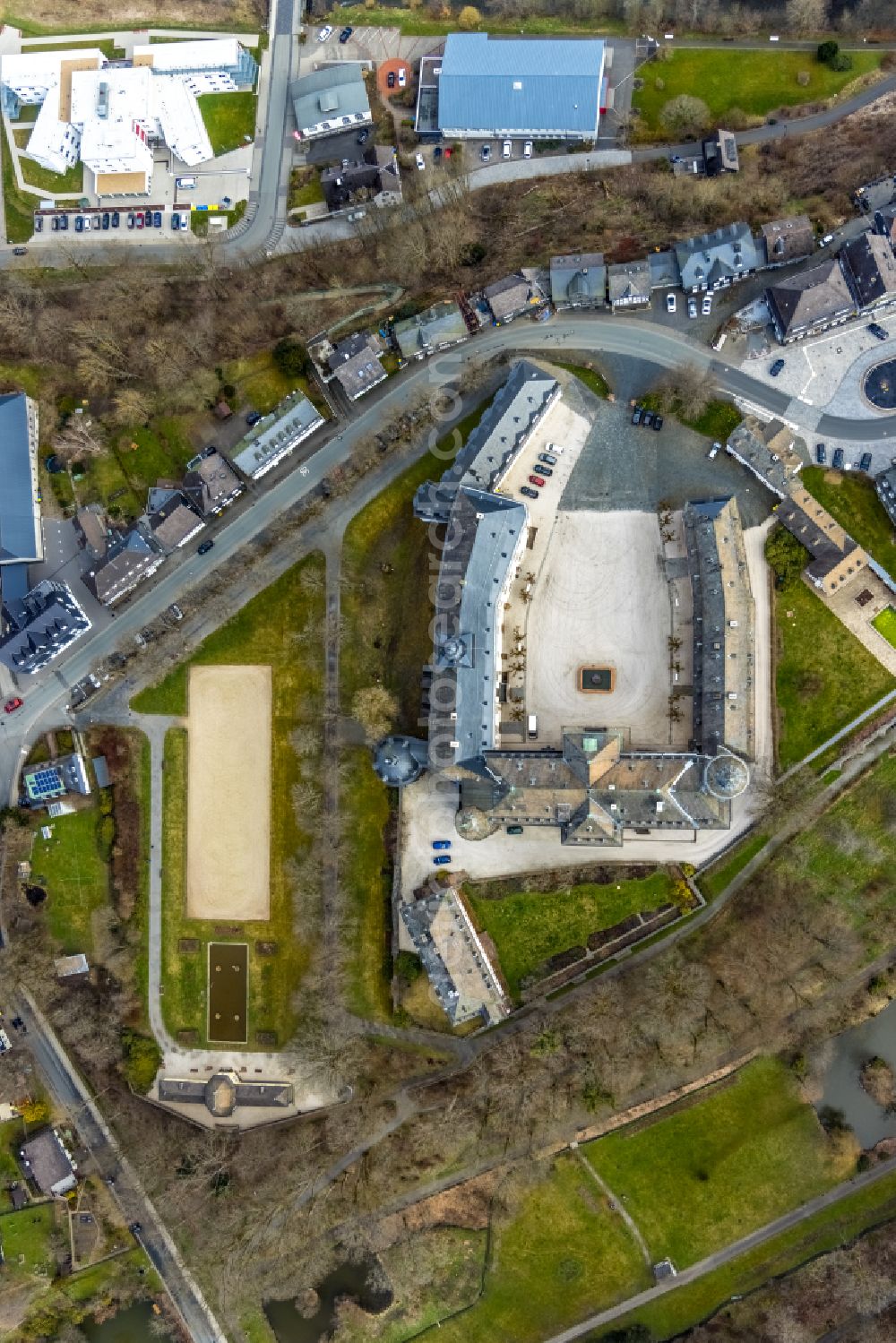 Vertical aerial photograph Bad Berleburg - Vertical aerial view from the satellite perspective of the Castle complex on the plateau Schloss Berleburg on place Goetheplatz in Bad Berleburg at Siegerland in the state North Rhine-Westphalia, Germany