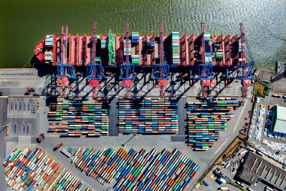 Vertical aerial photograph Hamburg - Vertical aerial view from the satellite perspective of the container Terminal Tollerort in the port of the international port in district Steinwerder in Hamburg 