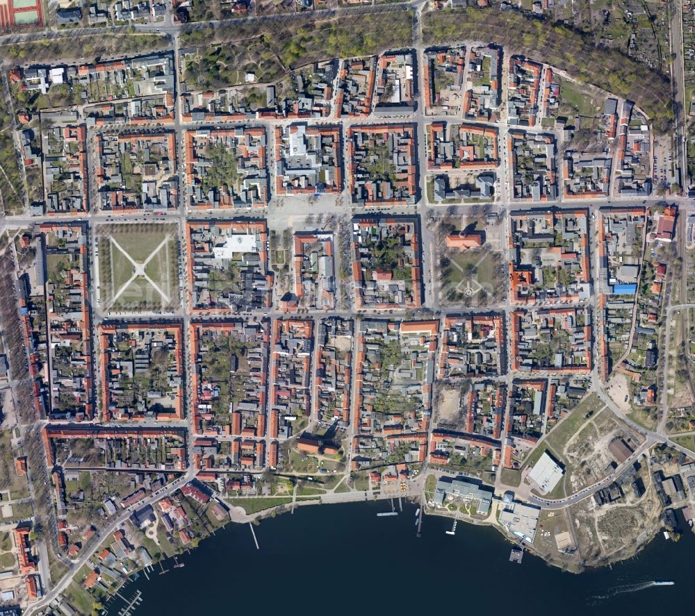 Vertical aerial photograph Neuruppin - Vertical aerial view of the historic town centre of Neuruppin in Brandenburg. In memory of the Neuruppin-born poet Theodor Fontane the town is also known as Fontanestadt. The historic town centre shows the typical appearance of prussian city-planning in the style of early Classicism