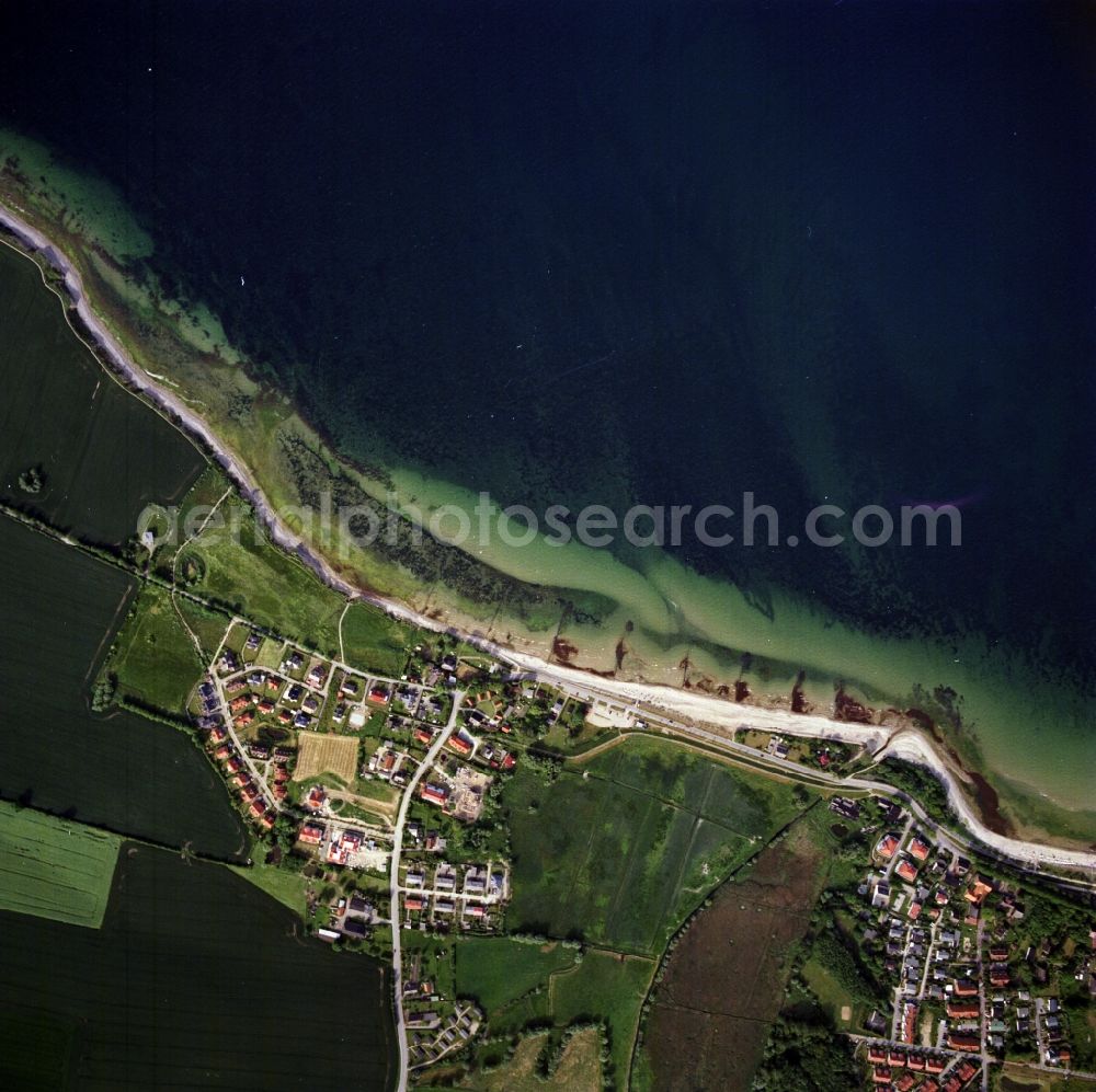 Vertical aerial photograph Ostseebad Boltenhagen - Sattelite view - Townscape on the seacoast of the Baltic Sea in Ostseebad Boltenhagen in the state Mecklenburg - Western Pomerania