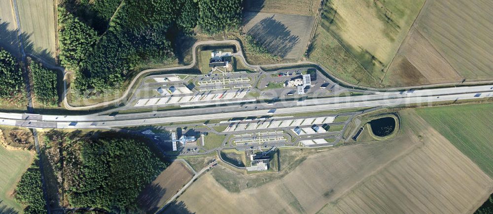 Vertical aerial photograph BUCKAUTAL - Senkrechtluftbild des Tank & Rast - Autobahnrastplatzes Buckautal an der Autobahn A2 nördlich von Buckau. Vertical aerial photograph of the highway rest area Buckautal on the A2 motorway north of Buckau.