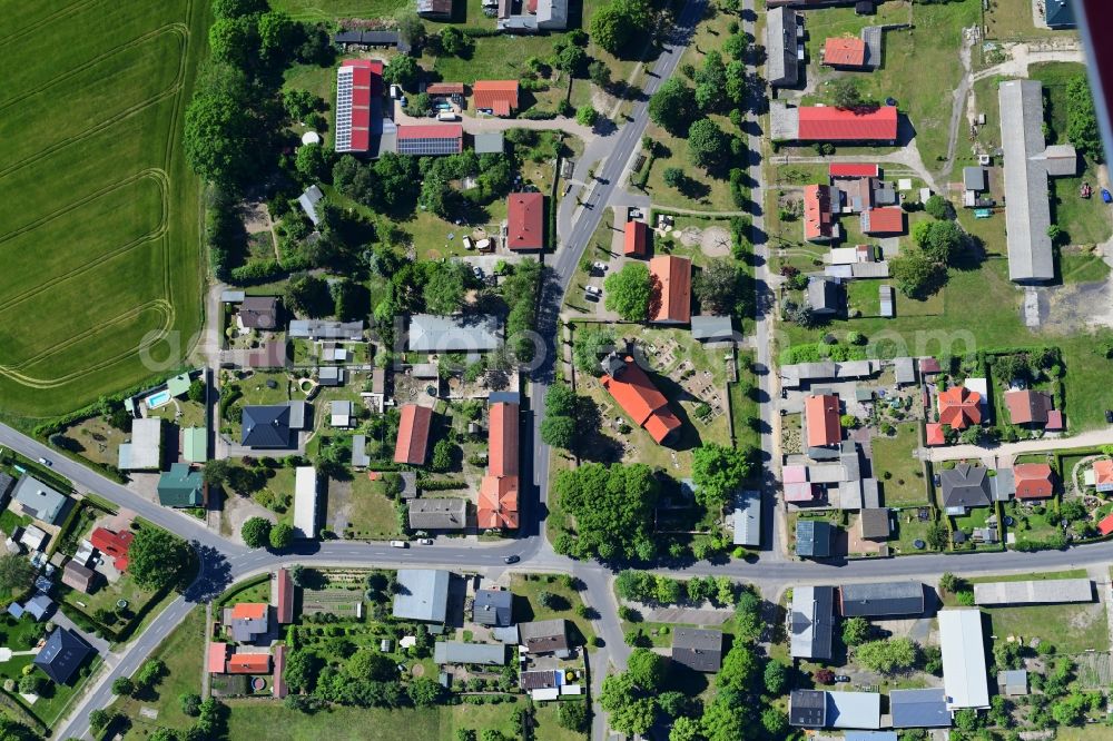 Vertical aerial photograph Tempelfelde - Vertical aerial view from the satellite perspective of the village view in Tempelfelde in the state Brandenburg, Germany