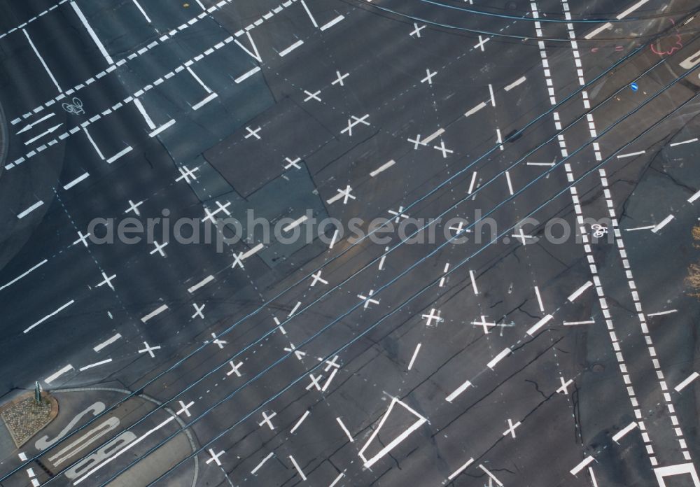 Vertical aerial photograph Leipzig - Vertical aerial view from the satellite perspective of the color markings of the lanes of road traffic in the course of the road crossing Richard-Wagner-Platz - Pfaffendorfer Strasse - Goerdelerring in the district Zentrum in Leipzig in the state Saxony, Germany