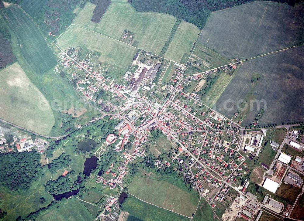 Vertical aerial photograph Wiesenburg / Brandenburg - 9000 ft Senkrechtaufnahme - Senkrechtluftbild vom Stadtzentrum Wiesenburg. Datum: 27.05.2003