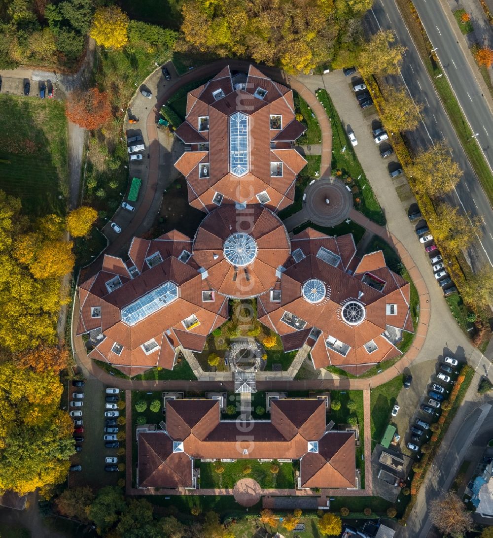 Vertical aerial photograph Bottrop - Vertical aerial view from the satellite perspective of the Building the retirement home KWA Stift Urbana in Stadtgarten at the Kirchhellener street in Bottrop in the state North Rhine-Westphalia