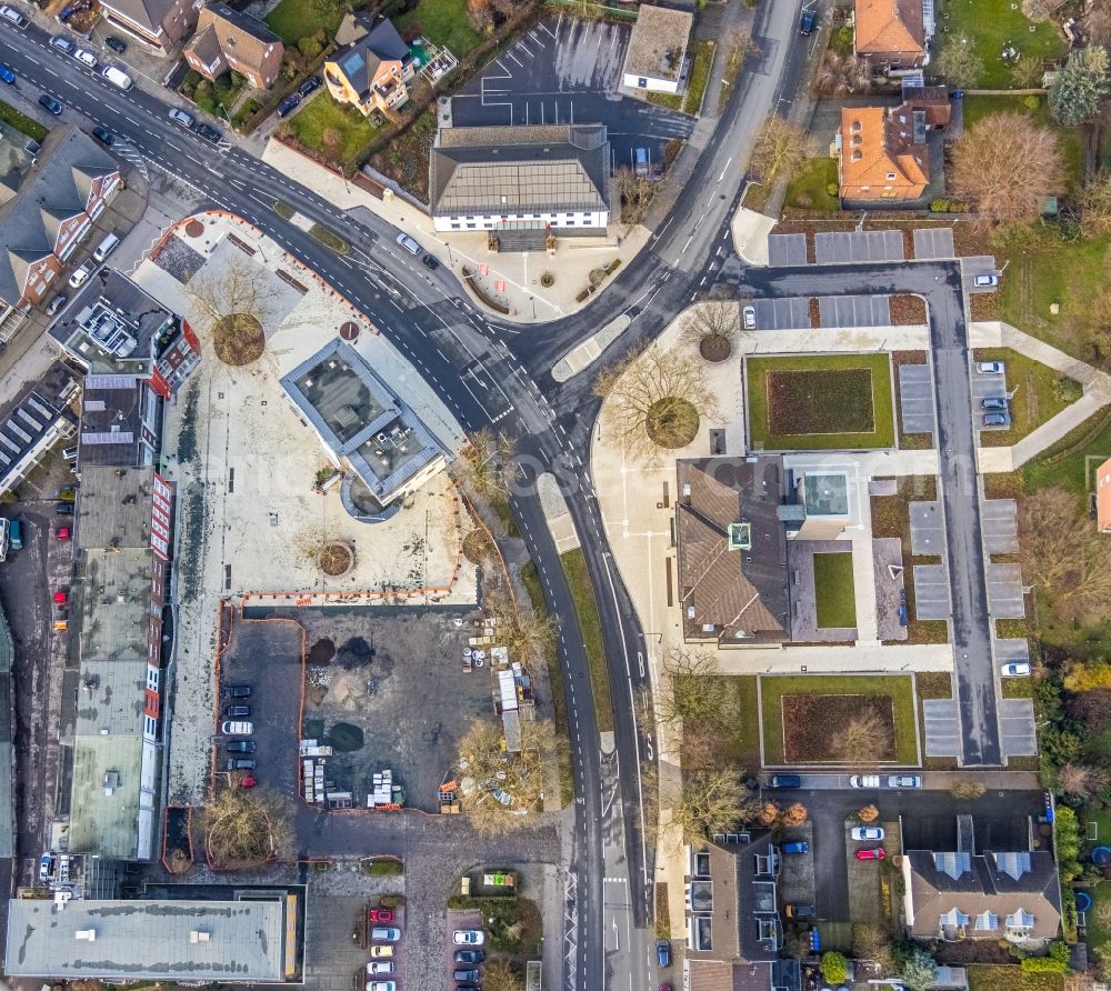 Vertical aerial photograph Hamm - Vertical aerial view from the satellite perspective of the town Hall building of the City Council with construction work for laying paving stones at the market downtown in the district Heessen in Hamm at Ruhrgebiet in the state North Rhine-Westphalia, Germany